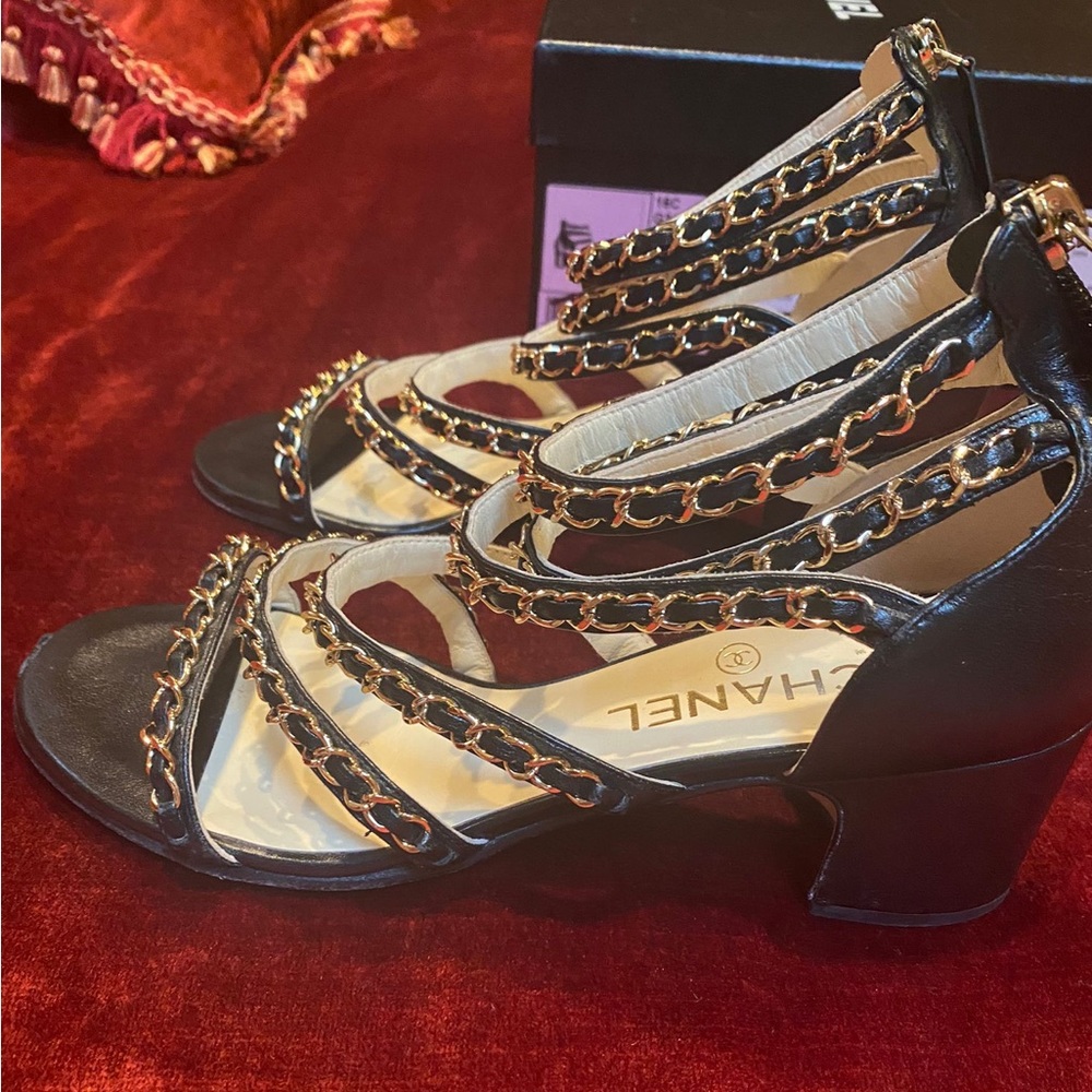 Chanel classic black and gold leather chain heeled sandals size 38 - Picture 13 of 13